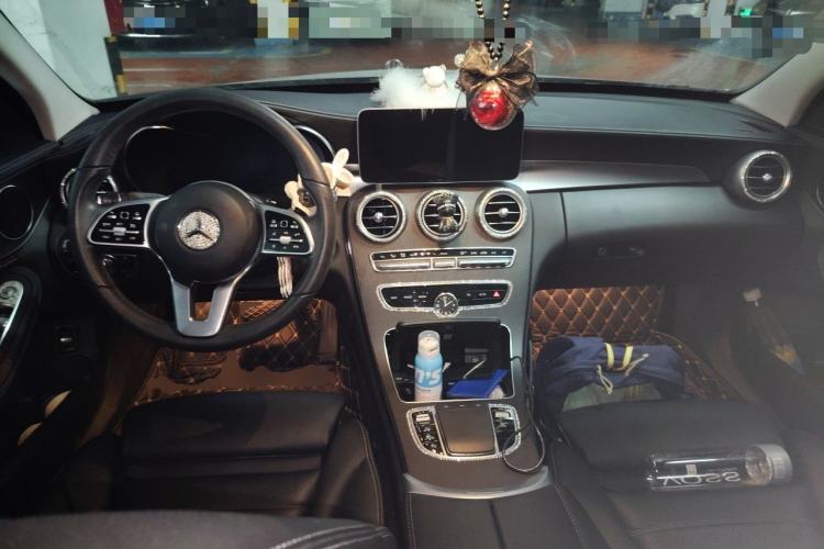 Used Mercedes-Benz C-Class 2019 Updated C 260 L Center Console