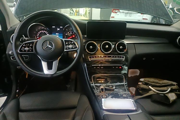 Used Mercedes-Benz C-Class 2019 C 180 L Fashion Edition Sport Version Center Console