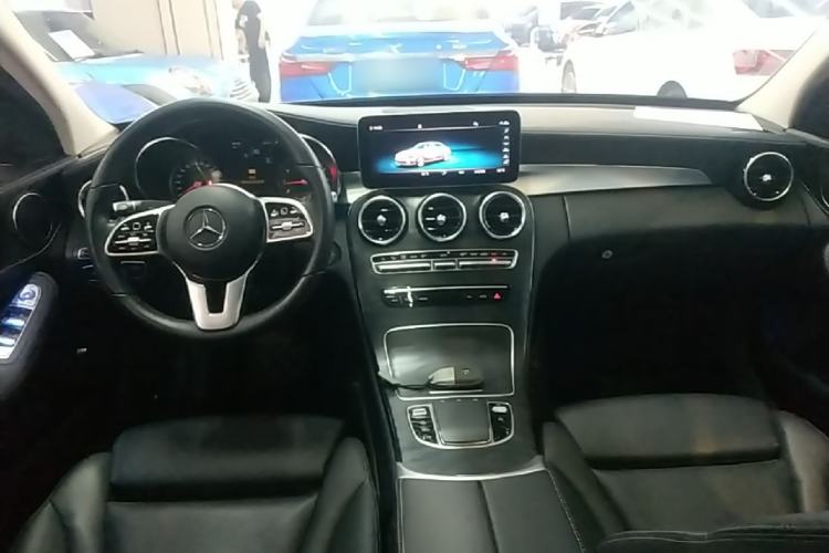 Used Mercedes-Benz C-Class 2019 C 180 L Fashion Edition Sport Version Center Console