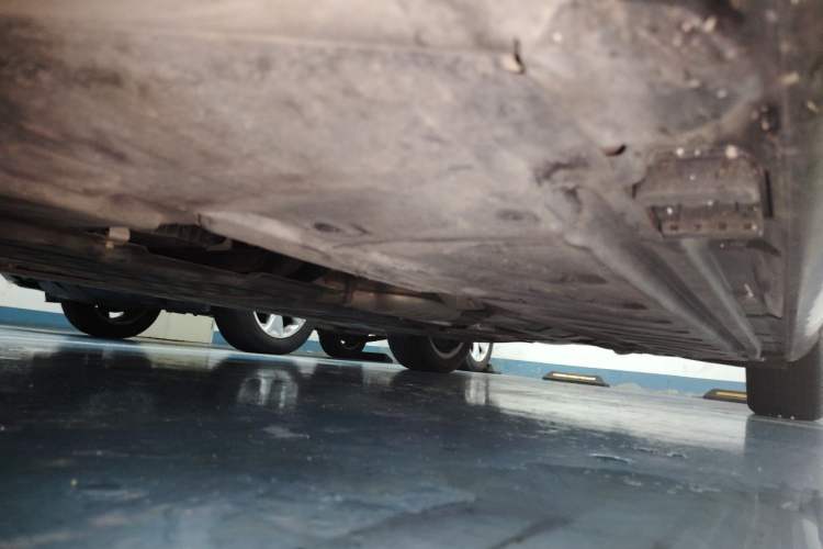 Used Mercedes-Benz C-Class 2019 Updated C 260 L Chassis Front Left