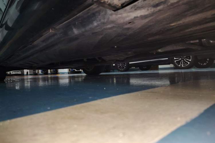 Used Mercedes-Benz C-Class 2019 Updated C 260 L Chassis Rear Left