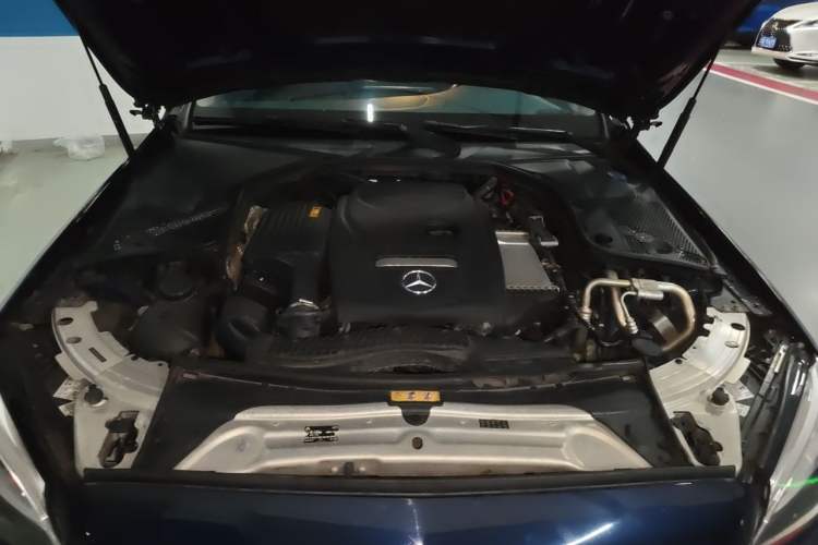 Used Mercedes-Benz C-Class 2019 C 180 L Fashion Edition Sport Version Engine Bay