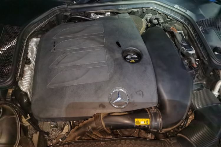 Used Mercedes-Benz C-Class 2019 C 300 station wagon Engine Bay