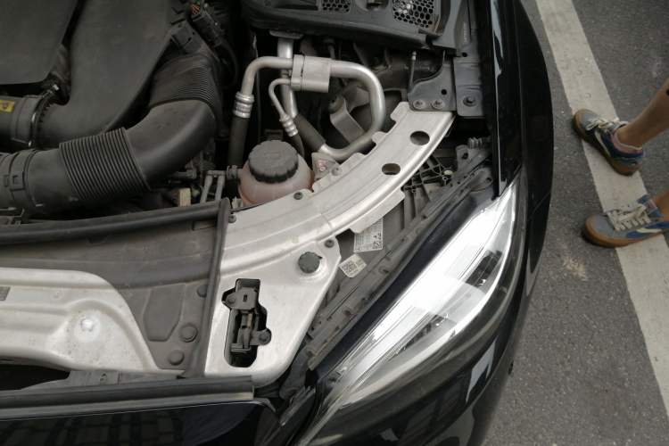 Used Mercedes-Benz C-Class 2019 C 260 Sport Edition Engine Bay Left
