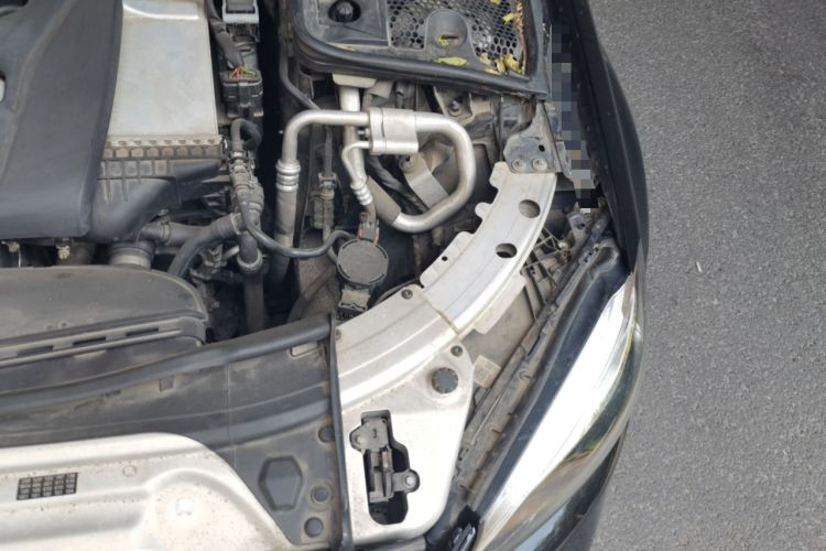 Used Mercedes-Benz C-Class 2019 C 180 L Fashion Edition Sport Version Engine Bay Left