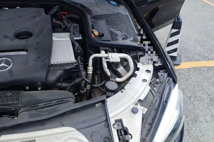 Used Mercedes-Benz C-Class 2019 C 180 L Fashion Edition Sport Version Engine Bay Left