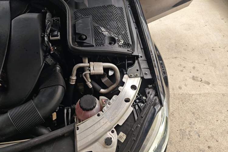 Used Mercedes-Benz C-Class 2019 Restyled C 260 L Sport Edition Engine Bay Left