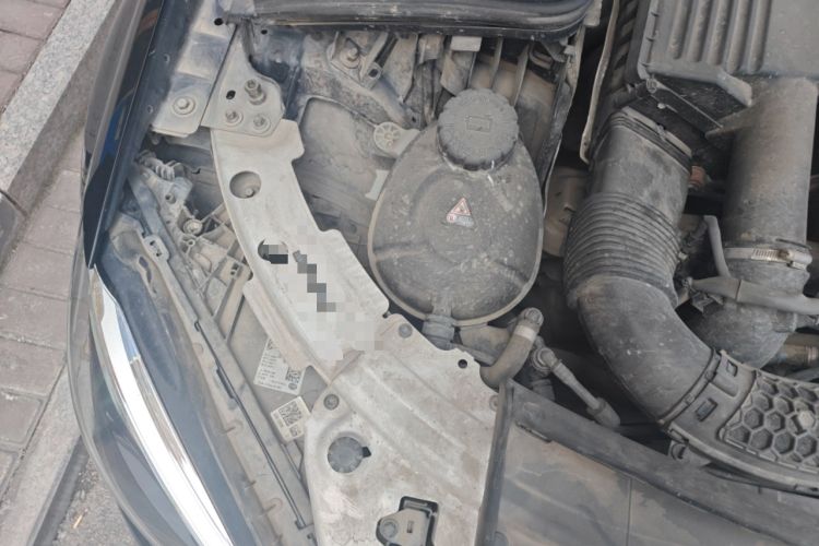 Used Mercedes-Benz C-Class 2019 C 180 L Fashion Edition Sport Version Engine Bay Right