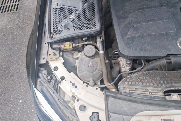 Used Mercedes-Benz C-Class 2019 C 260 Sport Edition Engine Bay Right