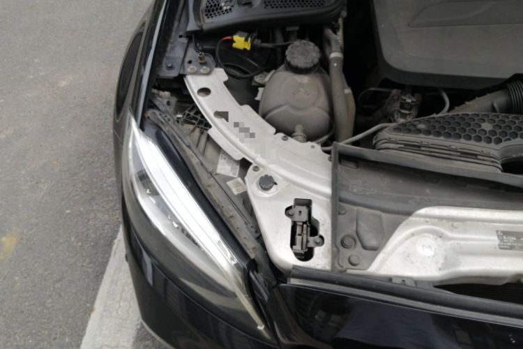 Used Mercedes-Benz C-Class 2019 C 260 Sport Edition Engine Bay Right