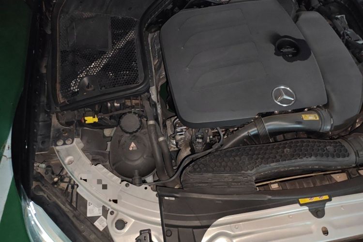 Used Mercedes-Benz C-Class 2019 C 260 Estate Engine Bay Right