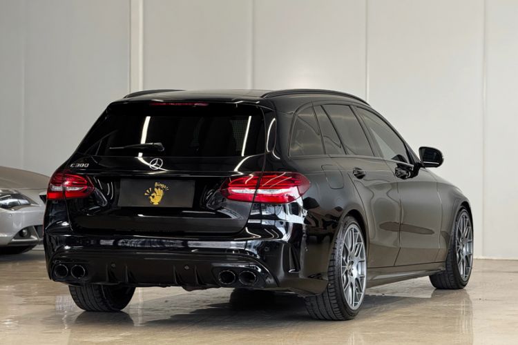 Used Mercedes-Benz C-Class 2019 C 300 station wagon Exterior 12