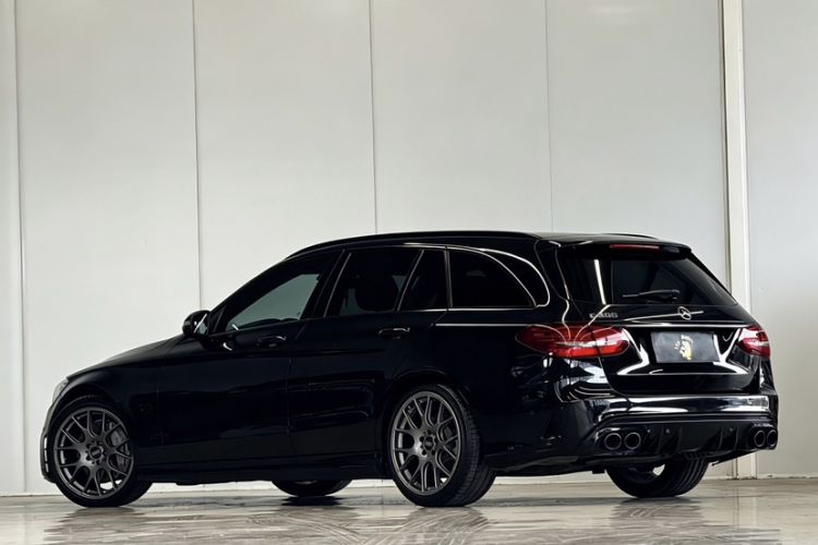 Used Mercedes-Benz C-Class 2019 C 300 station wagon Exterior 13