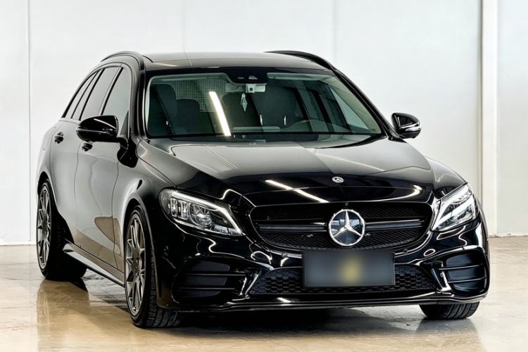 Used Mercedes-Benz C-Class 2019 C 300 station wagon Exterior 5