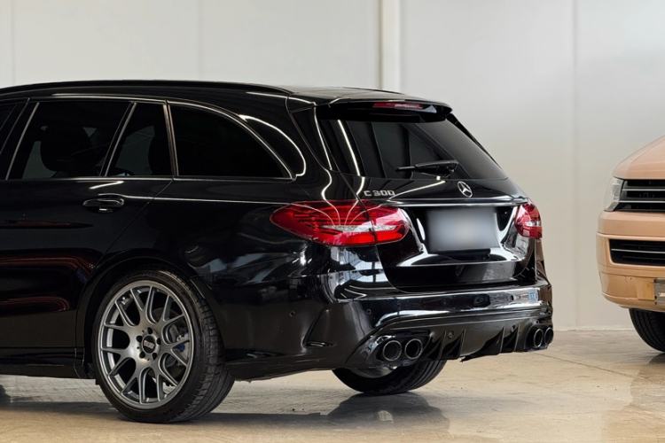 Used Mercedes-Benz C-Class 2019 C 300 station wagon Exterior 7