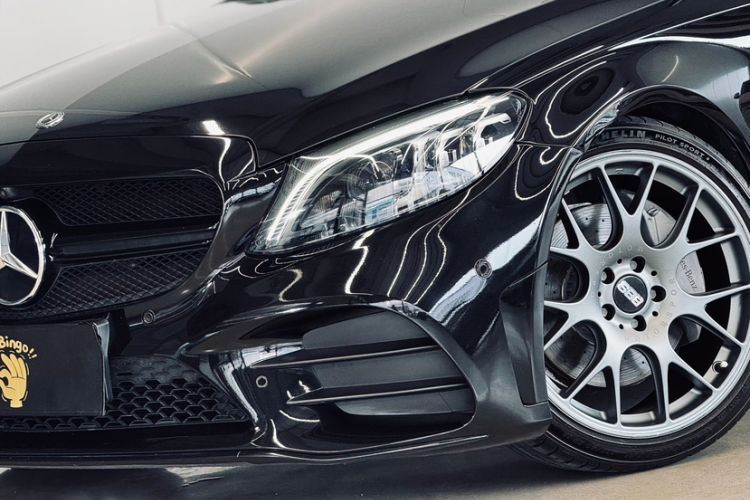 Used Mercedes-Benz C-Class 2019 C 300 station wagon Exterior 8