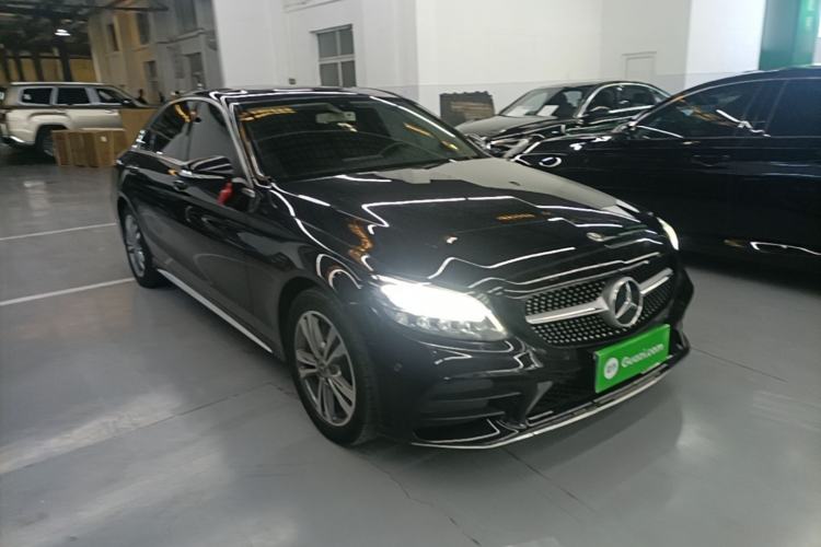 Used Mercedes-Benz C-Class 2019 C 180 L Fashion Edition Sport Version Front Right 45 Deg