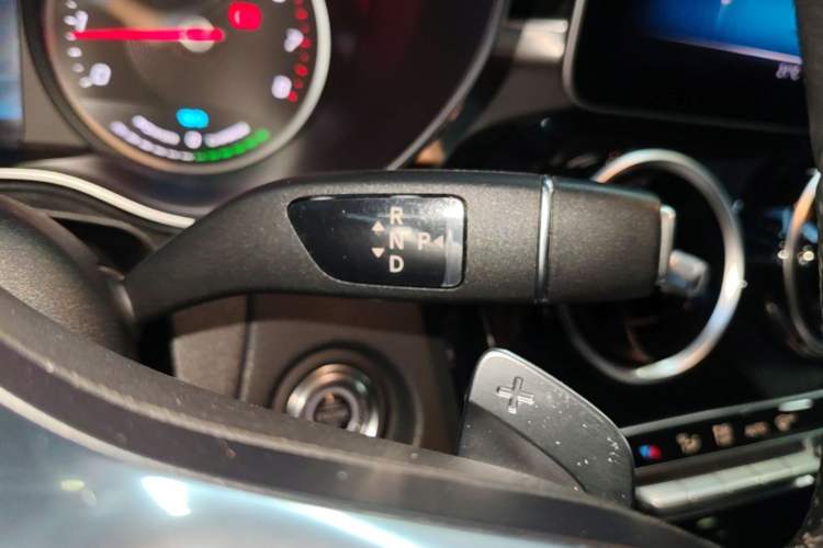 Used Mercedes-Benz C-Class 2019 C 260 Sport Edition Gear Lever