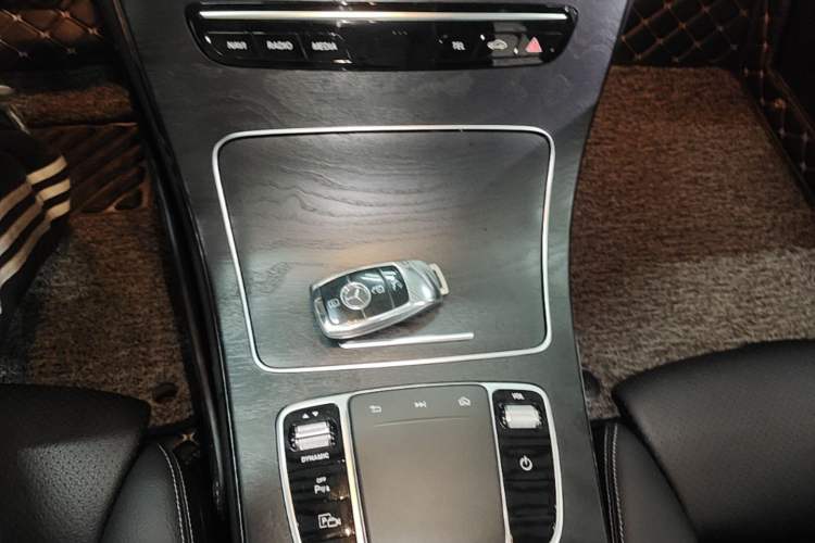 Used Mercedes-Benz C-Class 2019 Restyled C 260 L Sport Edition Gear Lever