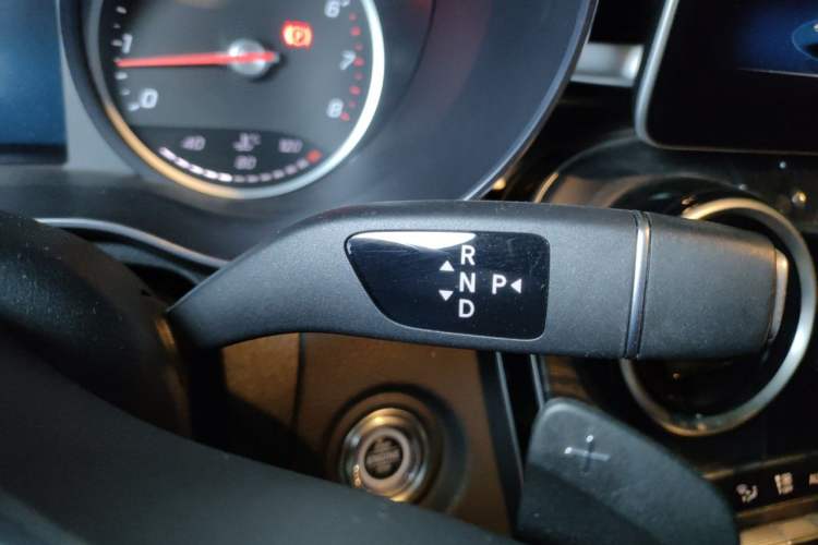Used Mercedes-Benz C-Class 2019 C 180 L Fashion Edition Sport Version Gear Lever