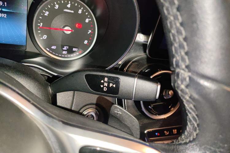 Used Mercedes-Benz C-Class 2019 C 180 L Fashion Edition Sport Version Gear Lever