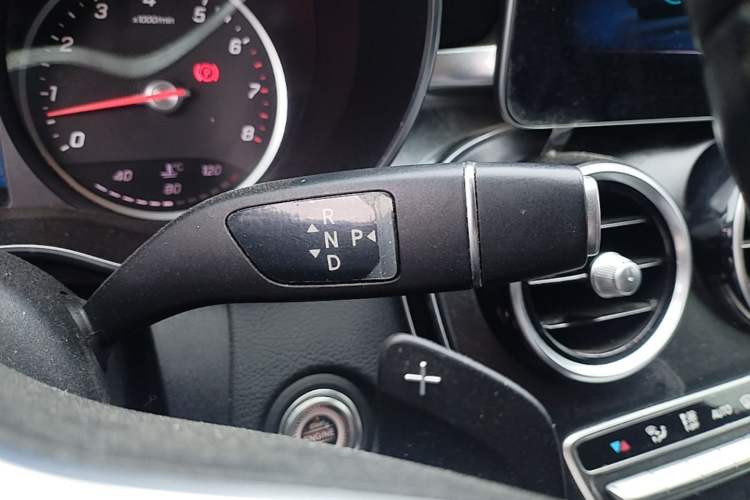 Used Mercedes-Benz C-Class 2019 C 180 L Fashion Edition Sport Version Gear Lever