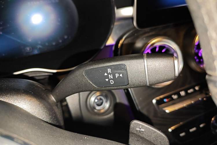 Used Mercedes-Benz C-Class 2019 C 260 Estate Gear Lever