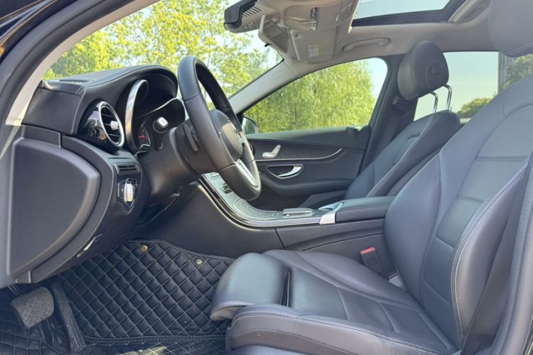 Used Mercedes-Benz C-Class 2019 C 180 L Fashion Edition Sport Version Interior 3