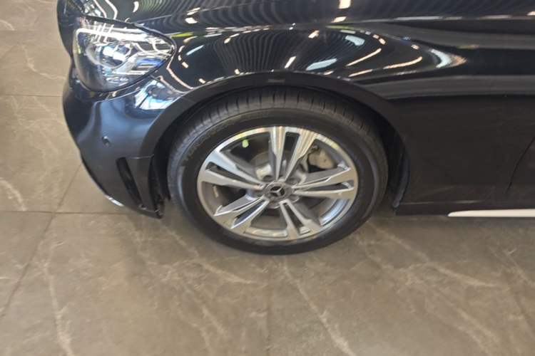 Used Mercedes-Benz C-Class 2019 C 180 L Fashion Edition Sport Version Left Front Wheel Hub