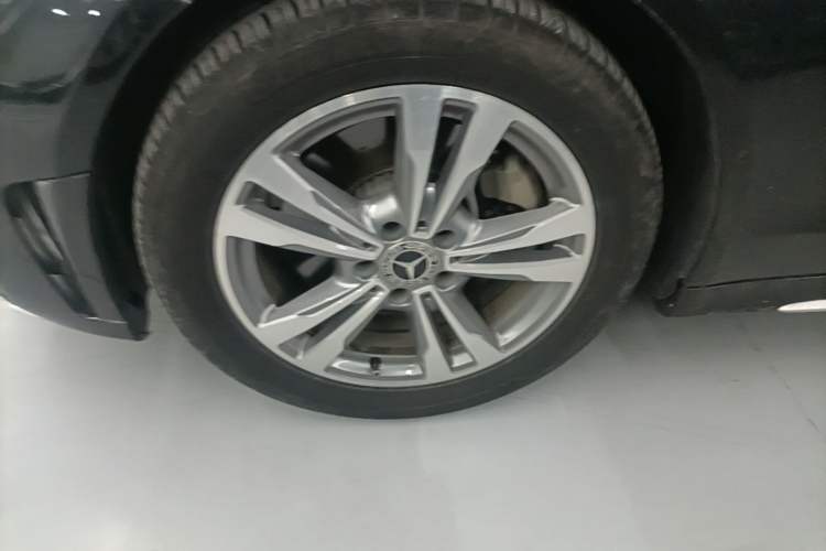 Used Mercedes-Benz C-Class 2019 C 180 L Fashion Edition Sport Version Left Front Wheel Hub