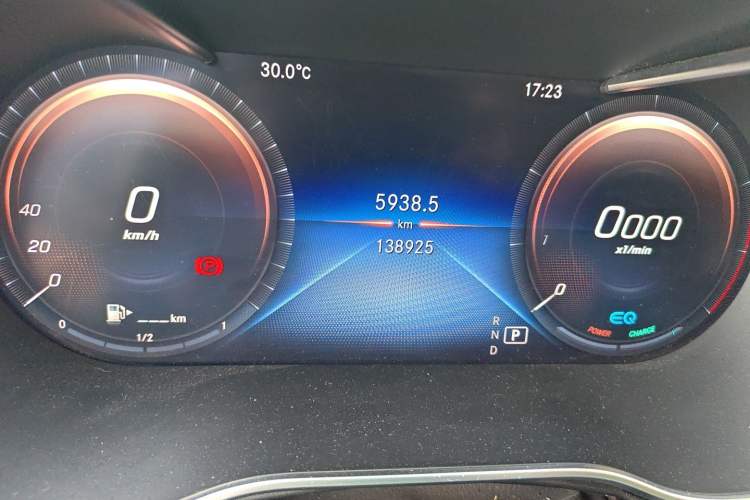 Used Mercedes-Benz C-Class 2019 Restyled C 260 L Sport Edition Odometer Close Up