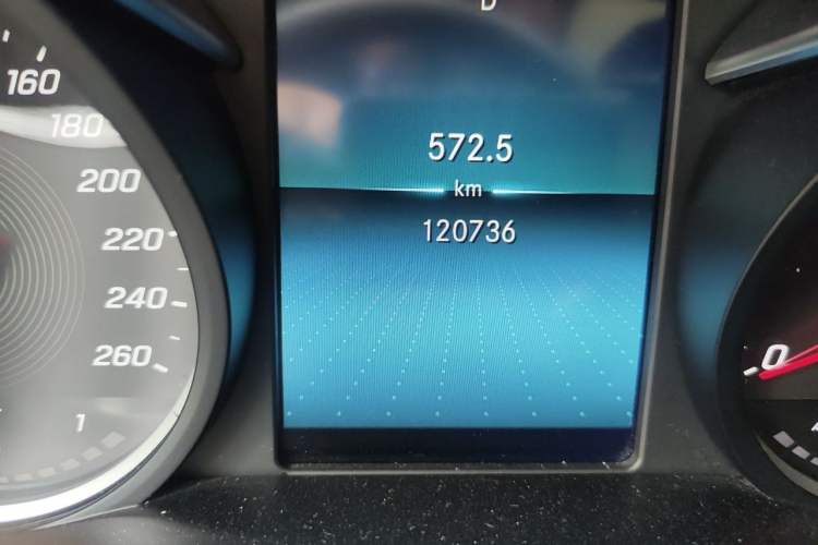 Used Mercedes-Benz C-Class 2019 C 260 L Sport Edition Odometer Close Up