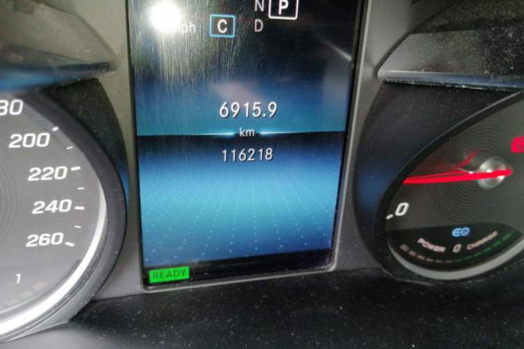 Used Mercedes-Benz C-Class 2019 C 260 Sport Edition Odometer Close Up