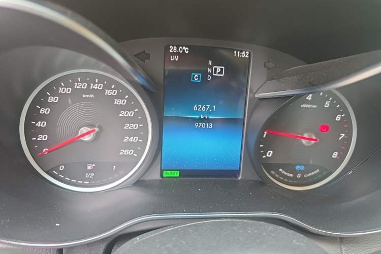 Used Mercedes-Benz C-Class 2019 C 260 L Odometer Close Up