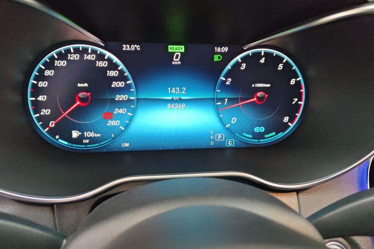 Used Mercedes-Benz C-Class 2019 Restyled C 260 L Sport Edition Odometer Close Up