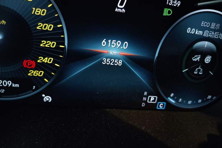 Used Mercedes-Benz C-Class 2019 Updated C 260 L Odometer Close Up