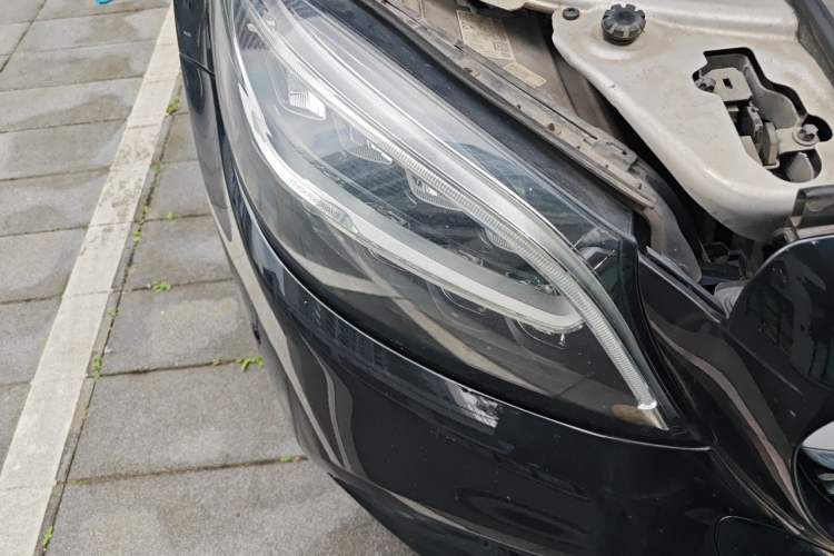 Used Mercedes-Benz C-Class 2019 Restyled C 260 L Sport Edition Right Front Headlight