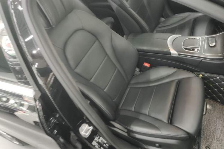 Used Mercedes-Benz C-Class 2019 Restyled C 260 L Sport Edition Right Front Seat
