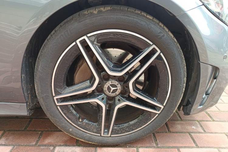 Used Mercedes-Benz C-Class 2019 C 260 Coupe Right Front Wheel Hub