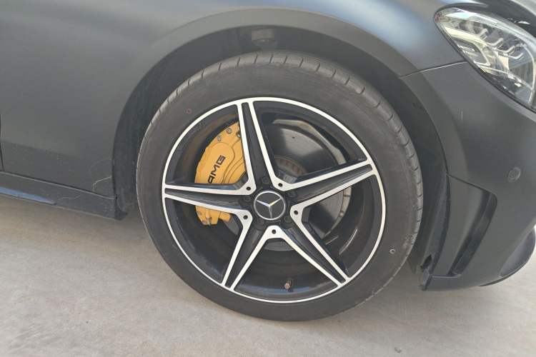 Used Mercedes-Benz C-Class 2019 Restyled C 260 L Sport Edition Right Front Wheel Hub