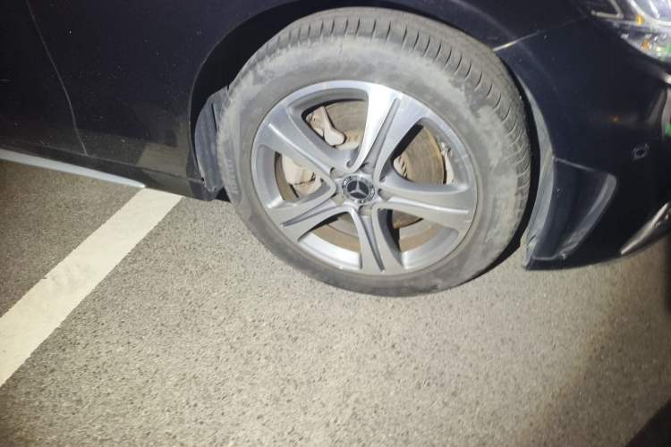 Used Mercedes-Benz C-Class 2019 C 260 L Sport Edition Right Front Wheel Hub