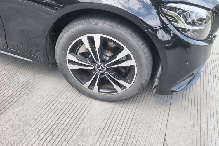 Used Mercedes-Benz C-Class 2019 C 260 Sport Edition Right Front Wheel Hub