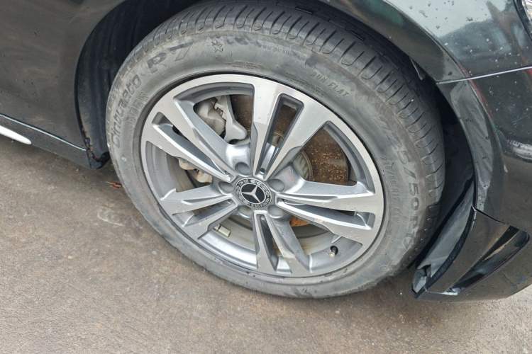 Used Mercedes-Benz C-Class 2019 C 180 L Fashion Edition Sport Version Right Front Wheel Hub