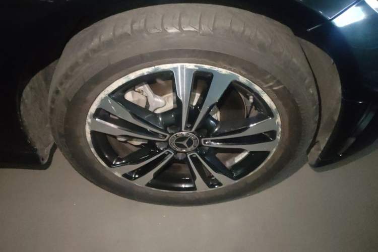 Used Mercedes-Benz C-Class 2019 C 260 Sport Edition Right Front Wheel Hub
