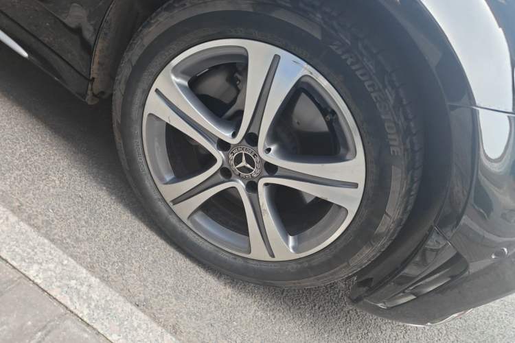Used Mercedes-Benz C-Class 2019 C 180 L Fashion Edition Sport Version Right Front Wheel Hub