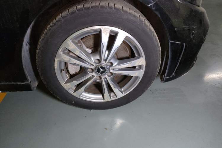 Used Mercedes-Benz C-Class 2019 C 180 L Fashion Edition Sport Version Right Front Wheel Hub