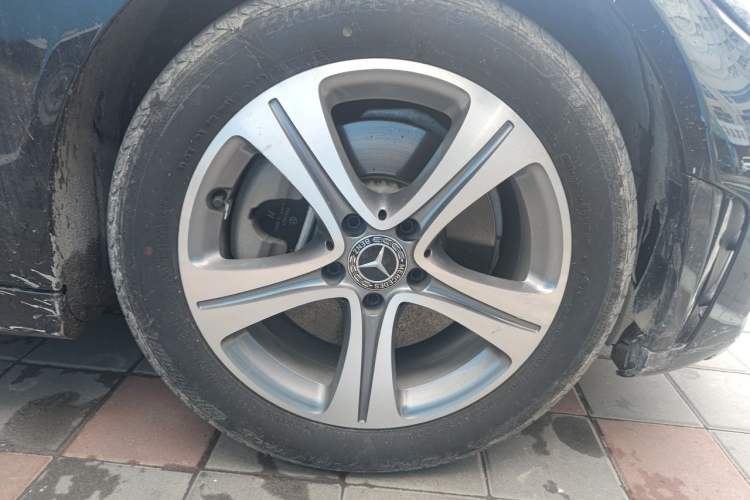 Used Mercedes-Benz C-Class 2019 C 260 L Sport Edition Right Front Wheel Hub