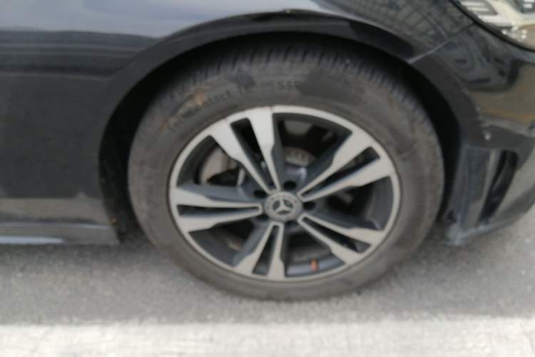 Used Mercedes-Benz C-Class 2019 C 260 Sport Edition Right Front Wheel Hub