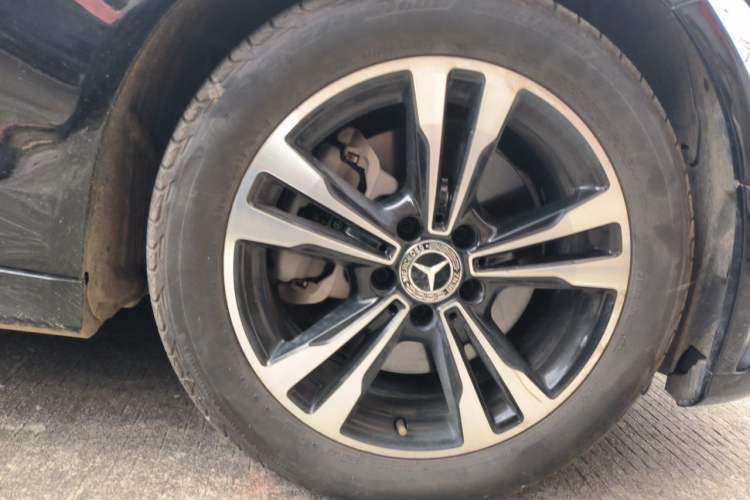 Used Mercedes-Benz C-Class 2019 C 260 Sport Edition Right Front Wheel Hub