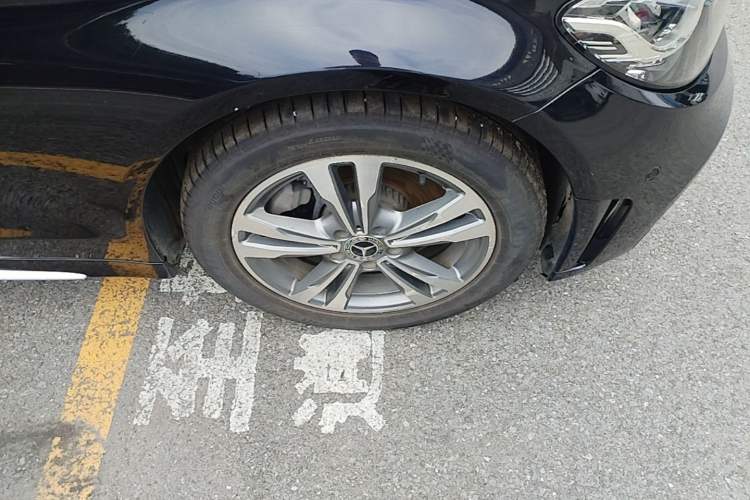 Used Mercedes-Benz C-Class 2019 C 180 L Fashion Edition Sport Version Right Front Wheel Hub